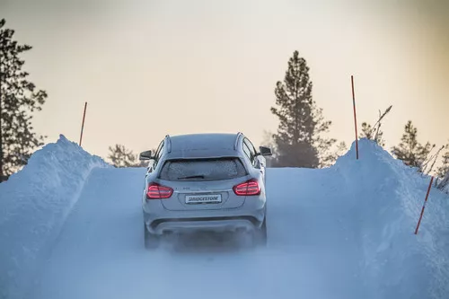 Bridgestone Blizzak LM-005 - 11